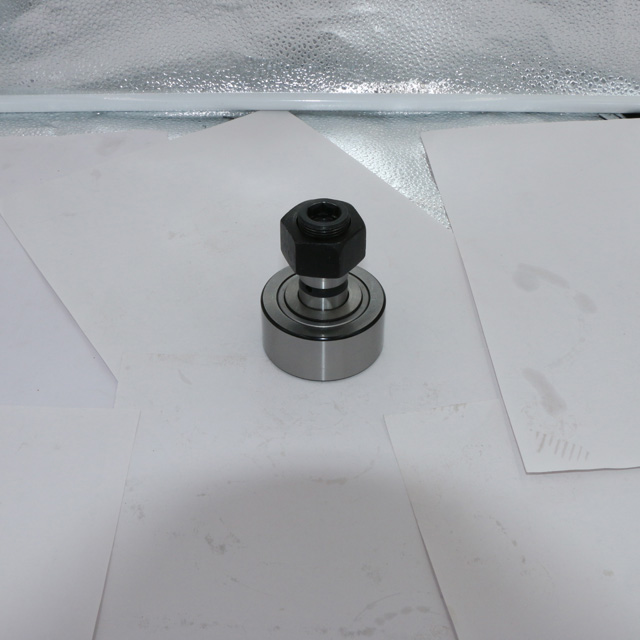 Bolt roller needle roller bearing KR40